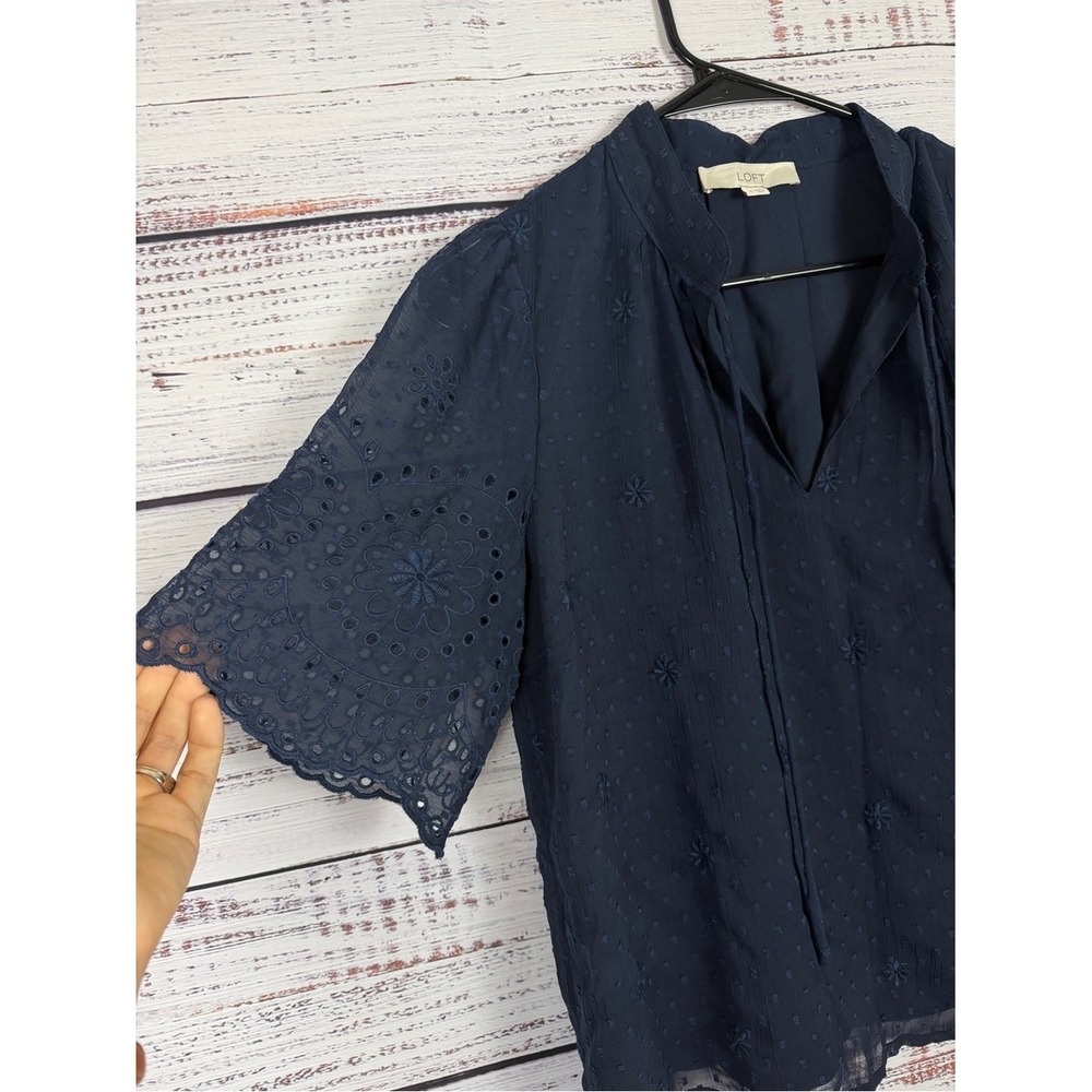 LOFT Navy Blue Eyelet Flutter Sleeve Blouse – Size S - Picture 3 of 9